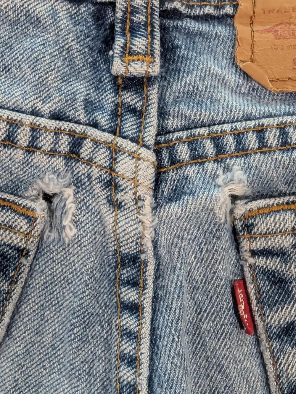 Levi's 550 Jeans Mens 34x30 Blue Light Wash Relaxed Fit Tapered Denim Red Tab
